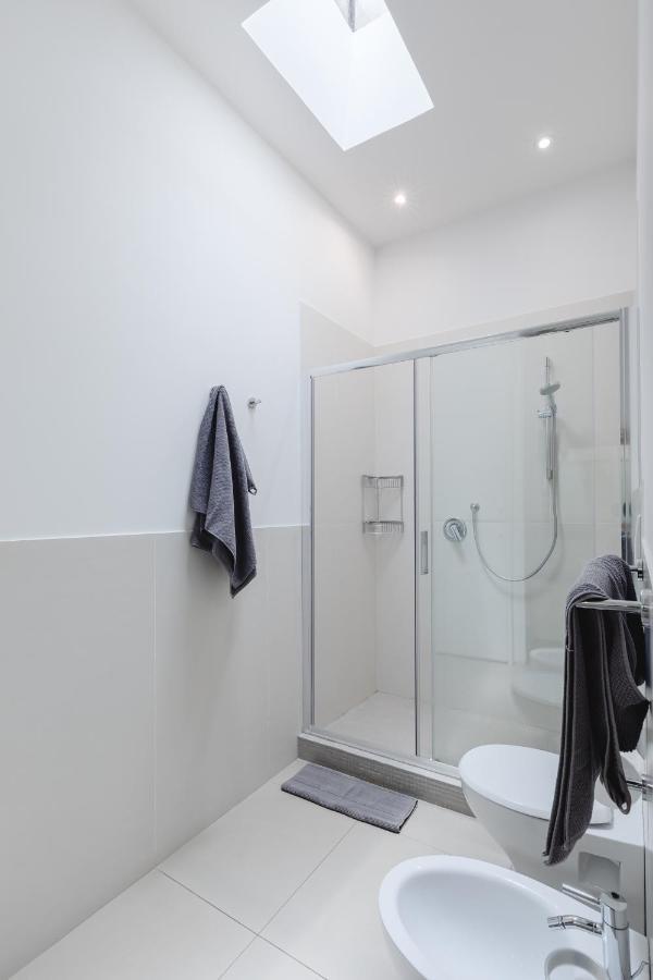 Elegante E Classico Attico Con Terrazzo Privato Vicino Al Vaticano Apartment