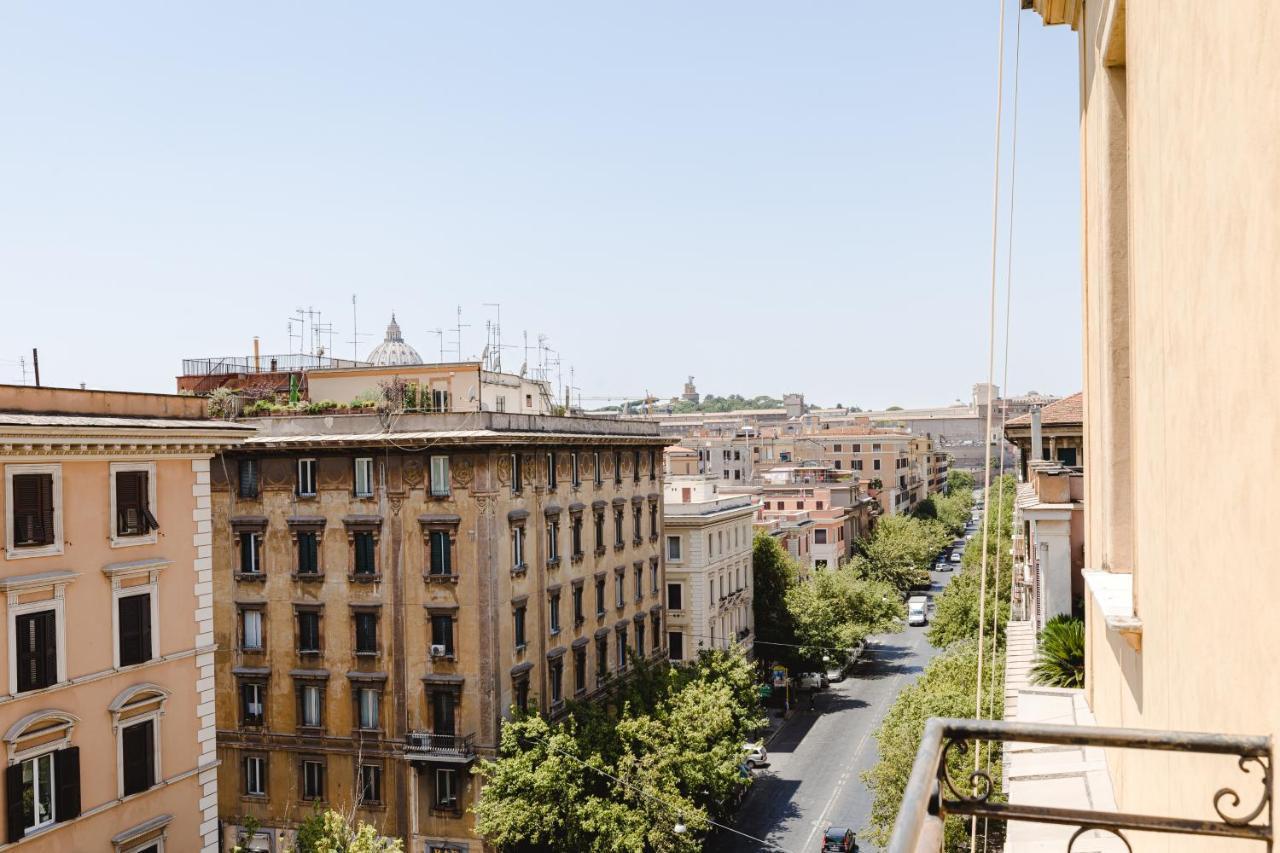 Elegante E Classico Attico Con Terrazzo Privato Vicino Al Vaticano Apartment Rom